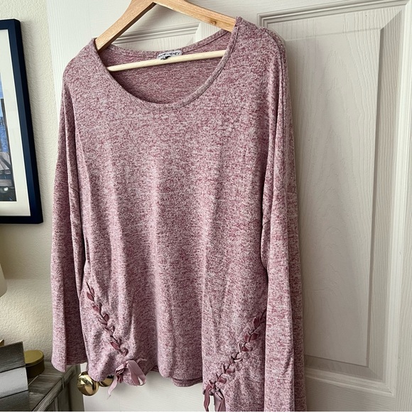 Thyme and Honey Long Sleeve Tee Scoop Neck Relaxed Fit Top Size Medium M - Picture 2 of 8